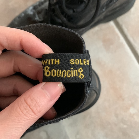 Doc Martens 8 Hole Leather Boots - Picture 5 of 6